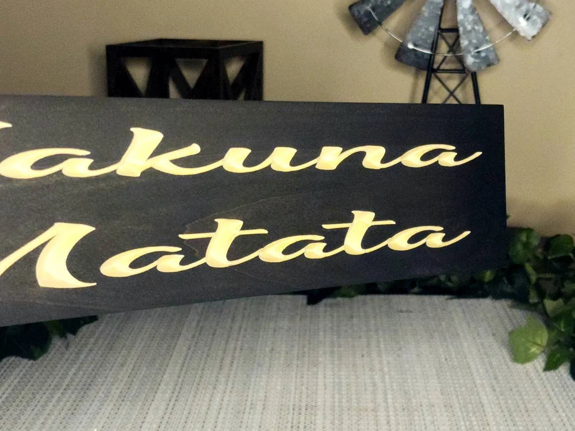 Playful motivational wall art featuring Hakuna Matata for living rooms.